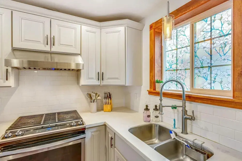 Cobblestone Cottage in Ocean Shores