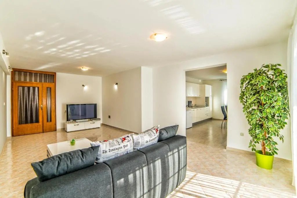 Apartments Ori