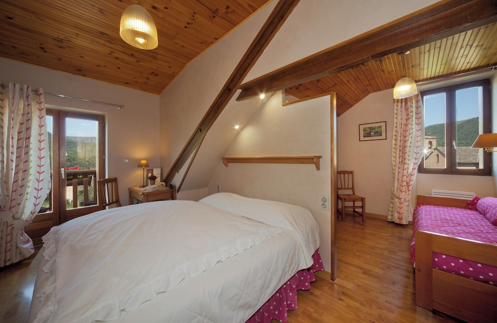 Hotel Restaurant de charme La Lozerette - Proche Florac