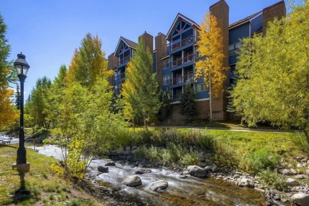 2 Bedroom Ski in Condo Only One Block From Historic Downtown, Shopping, Restaurants and Entertainment