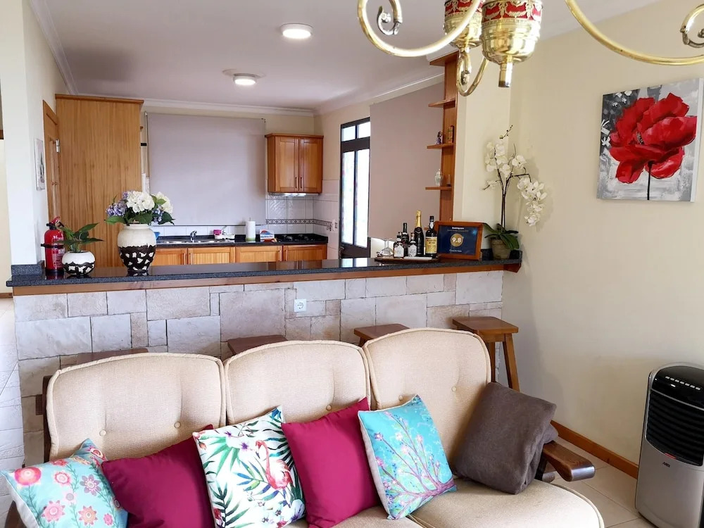 House with 2 Bedrooms in Lombo Do Doutor, with Wifi