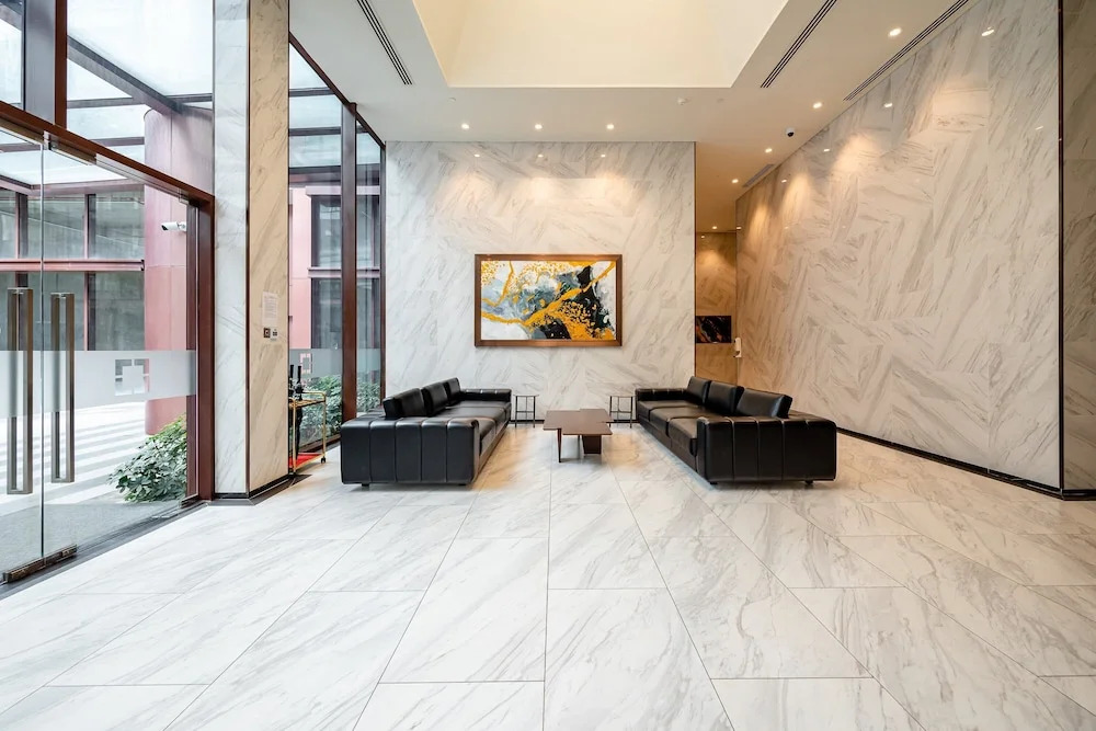 Prime Riverside Metropole by DiStay