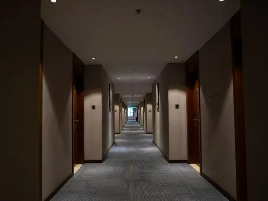 Heyi Hotel– Karamay Bairui Square Petroleum Mansion Branch