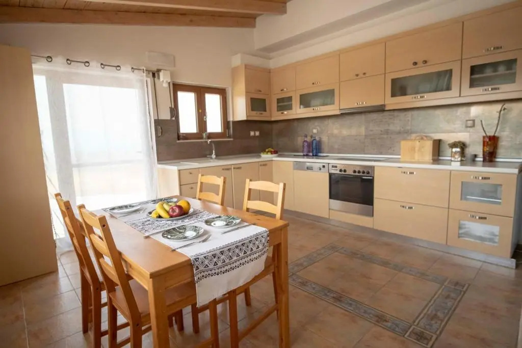 Stelios Villa