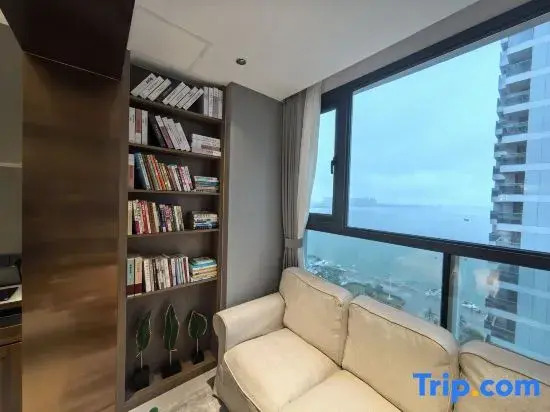 Tanyue Seaview Hotel (Zhanjiang Jinshawan Beach Wanda Plaza Branch)
