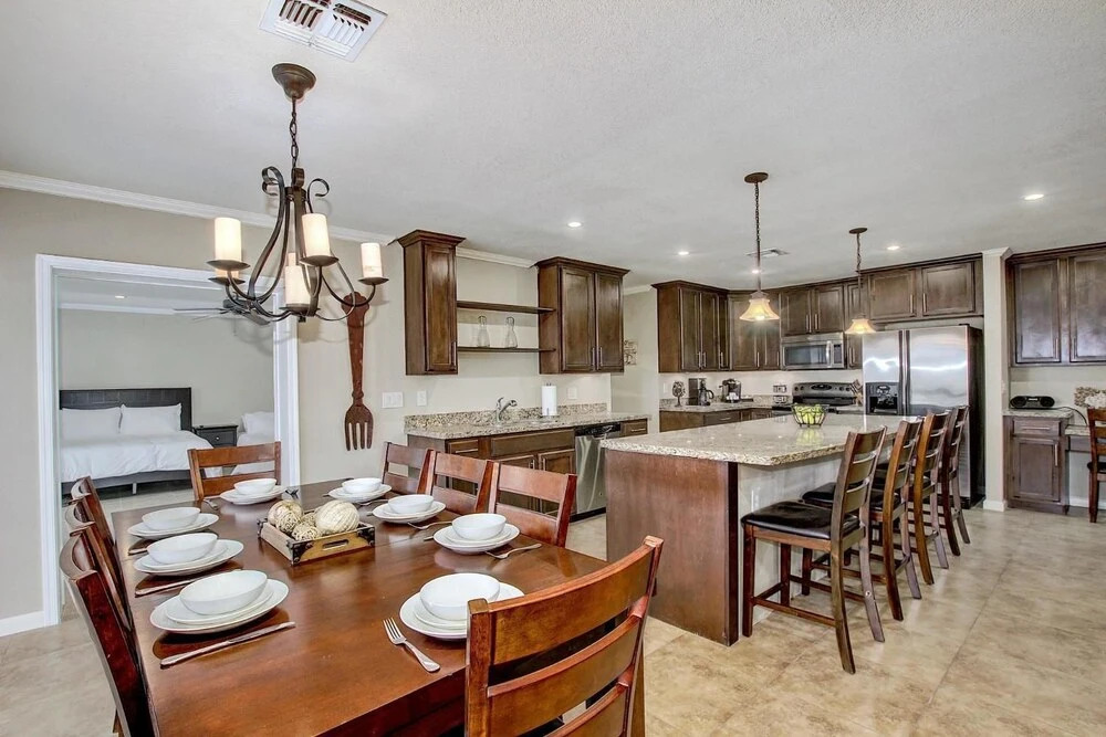 SLS Verde - Luxury Estate with FREE Heated Pool, Spa, Pool Table & Muc