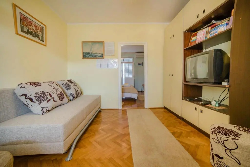 Apartment 804