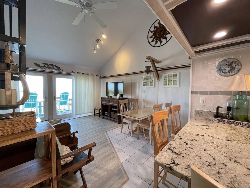 Sw 13 Sea-sound-seitz 2 Bedroom Condo by Redawning