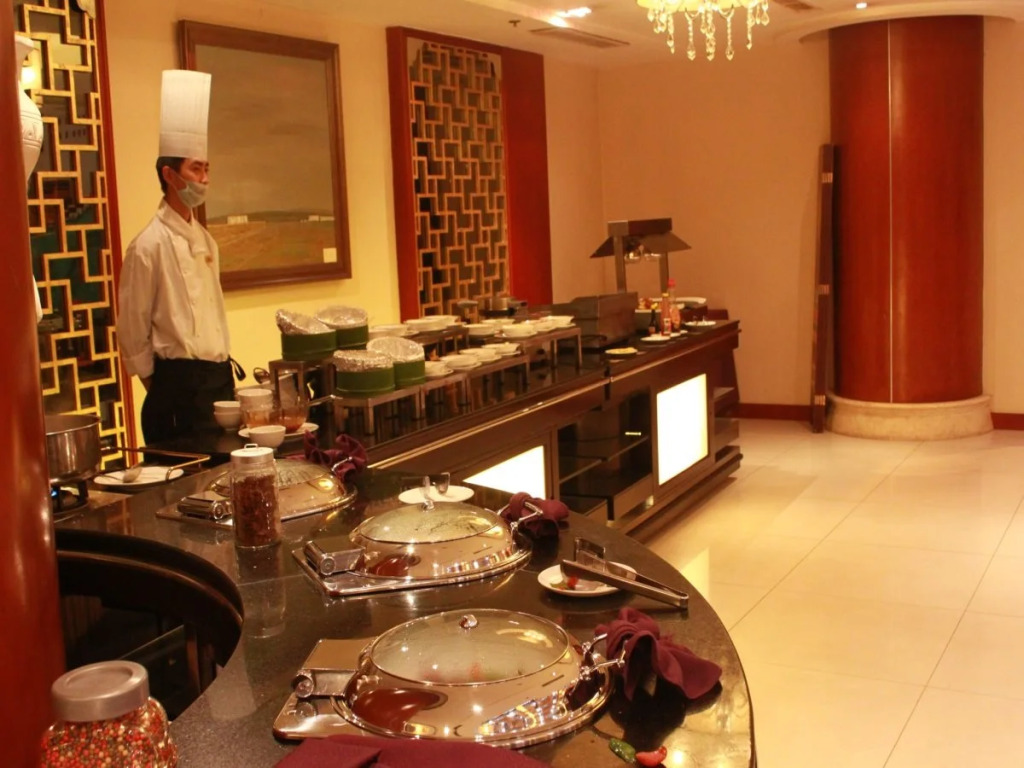 Minshan Lhasa Grand Hotel