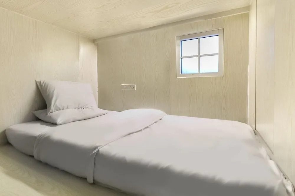 Oyo 524 S7 Hostel