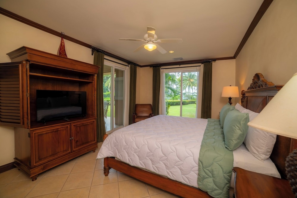 Bay Residence 9F 3 bdr Garden View in Los Suenos
