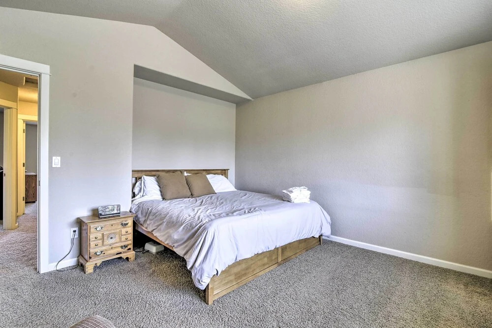 Portland Home w/ Private Hot Tub: 9 Mi to Downtown