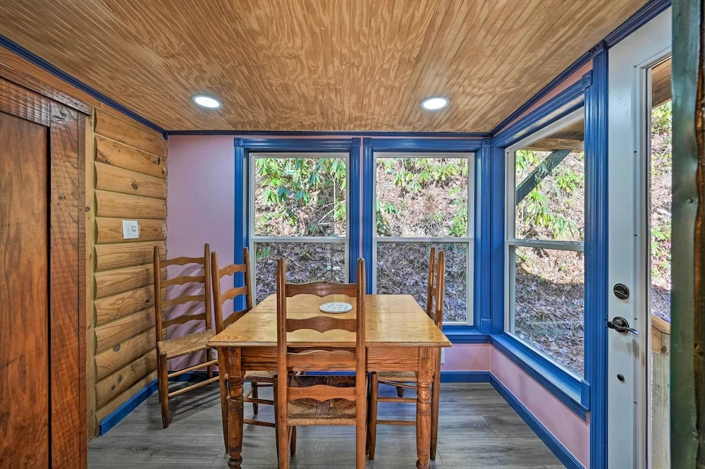 Rosman Vacation Rental w/ Charcoal Grill!