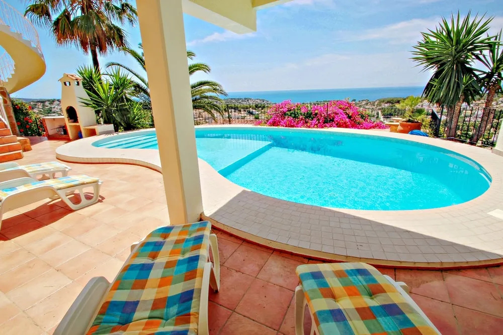 Los Llanos - sea view villa with private pool in Benissa