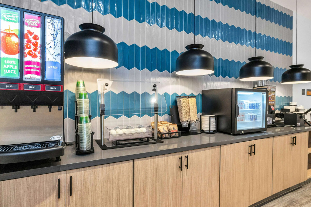 La Quinta Inn & Suites by Wyndham San Jose Airport-Downtown