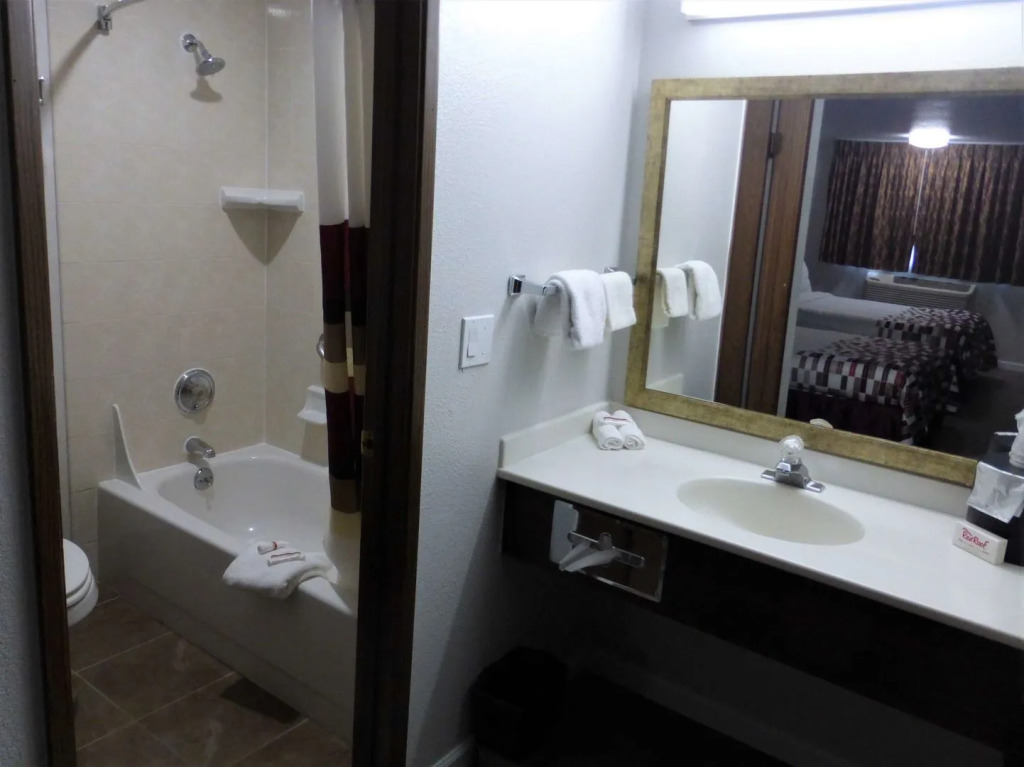 Ramada by Wyndham Medford Airport North
