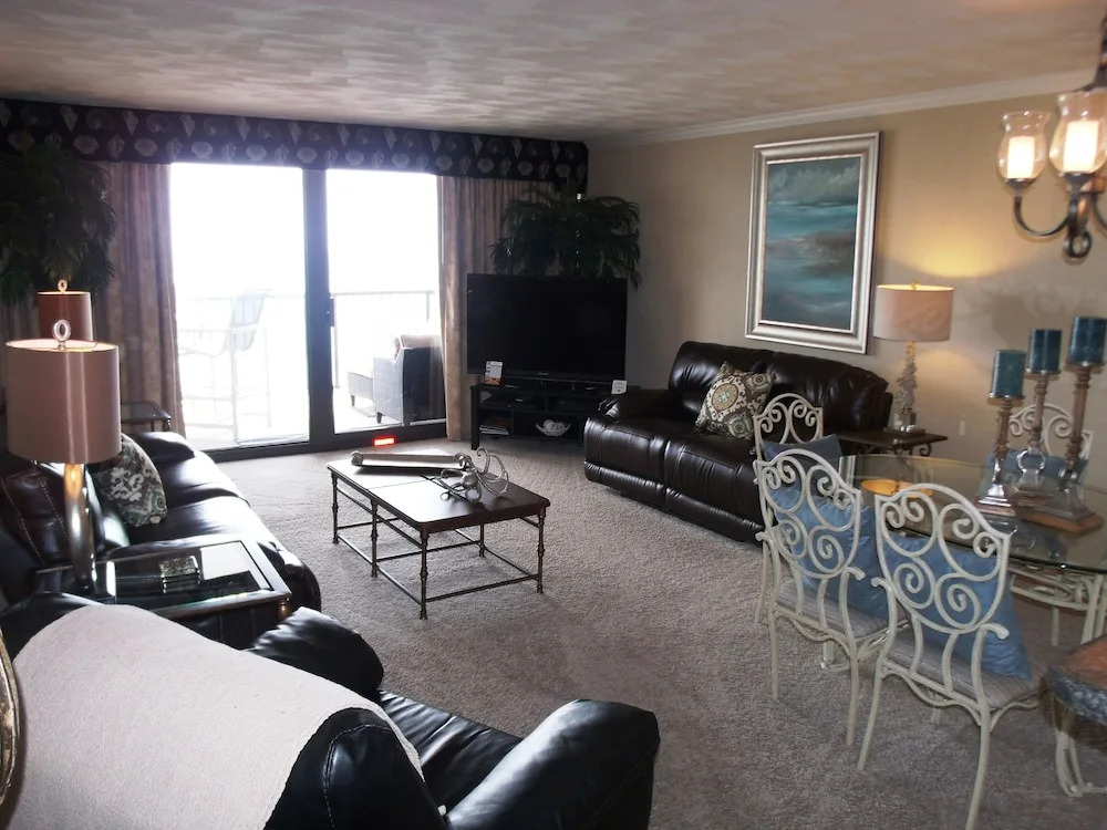 Club Regency at Regency Towers