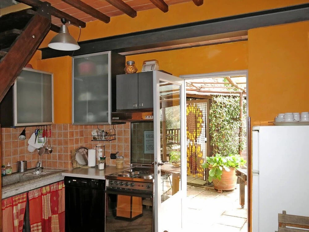 Stone house with exclusive garden and pool and private parking