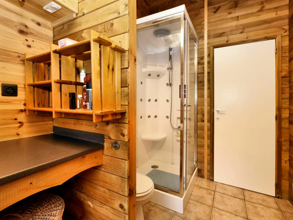 Cosy chalet in Barvaux with fenced garden