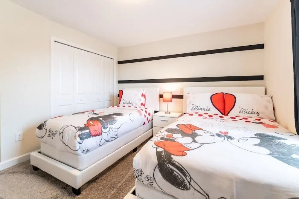 Modern And Chic Villa Just 10 Min From Disney 4 Bedroom Townhouse