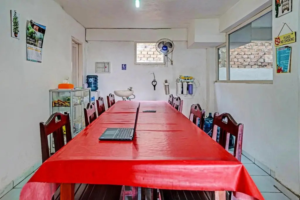 OYO 91872 Sweet 17 KostNearJatim Park Surabaya
