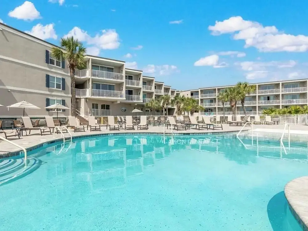 Tybee Beach Club 113 by Tybee Vacation Rentals