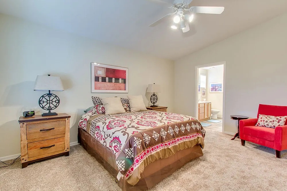 PeachTree - 2 Br home by RedAwning