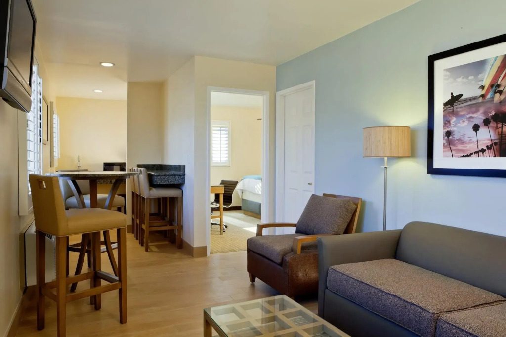 PB Surf Beachside Inn