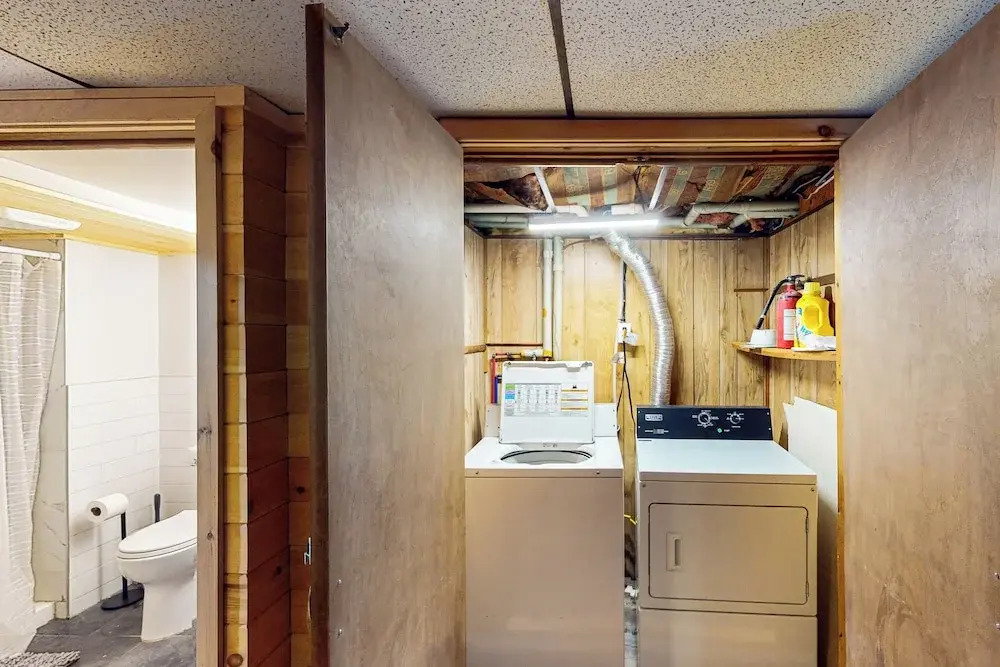 Spacious Lakefront Home w/ Private Hot Tub