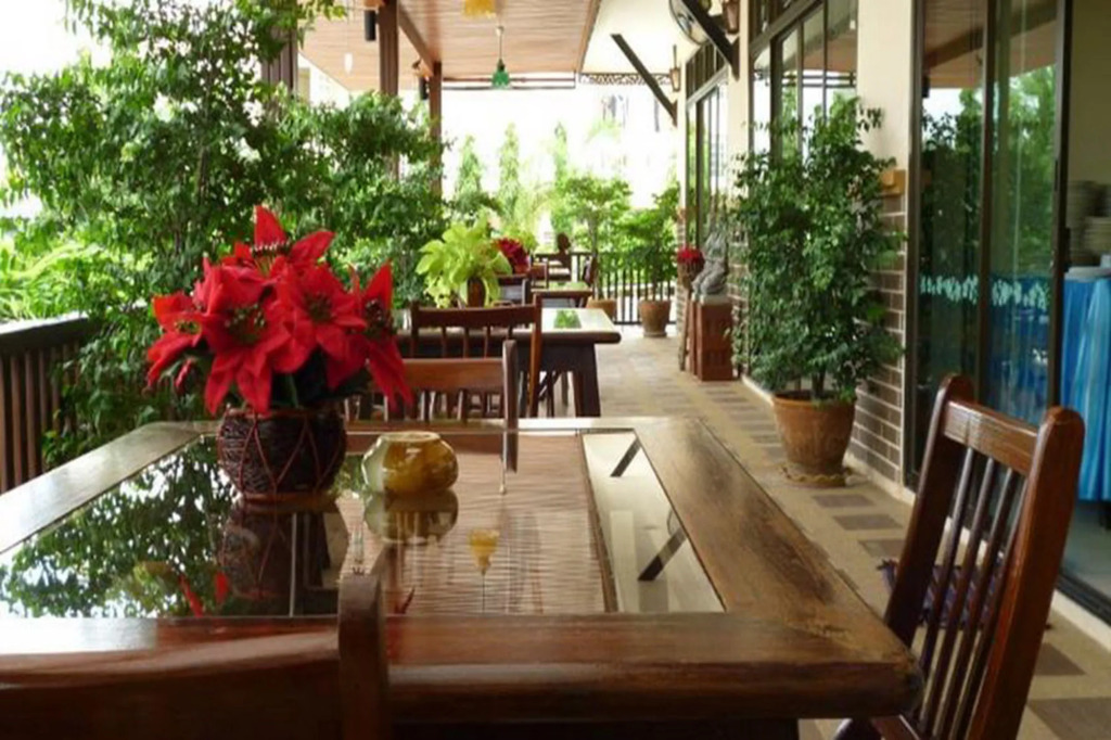 Rayong Lanna Hotel