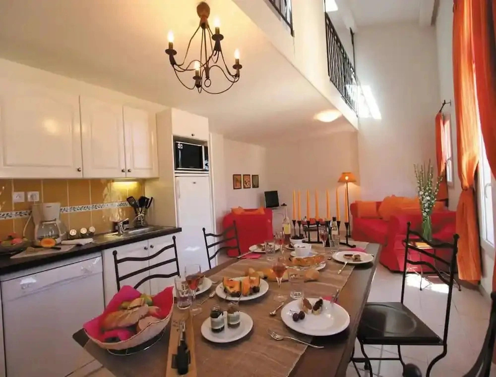Duplex Apartment Near Maussane-les-alpilles