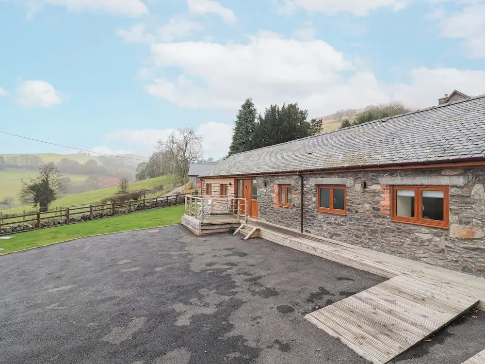 Rhianwen, Plas Moelfre Hall Barns