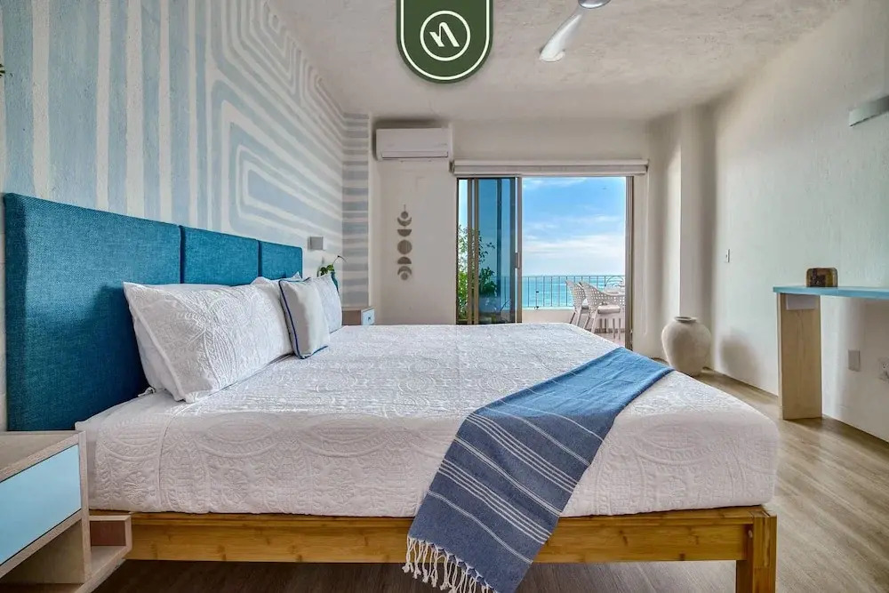 2BR Condo With Ocean View - Private Terrace