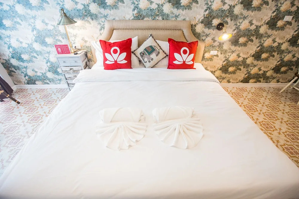 ZEN Rooms Manee Nopparat Soi 1