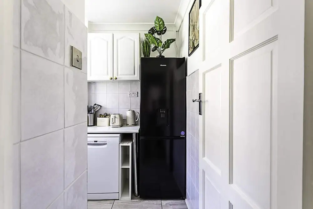 Chic High Spec Apartment Near Central London