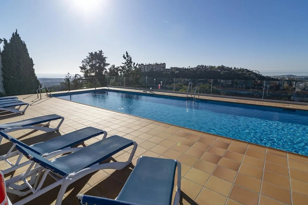 LCM - Modern 3 bedroom apt with stunning views