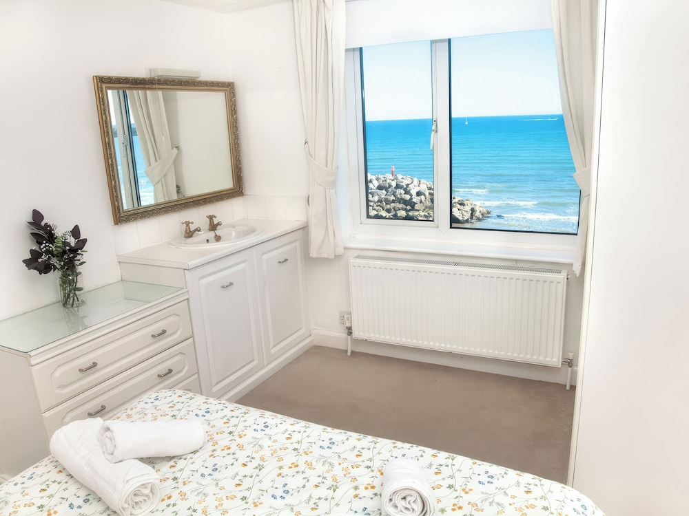Weymouth Bay Apartment C
