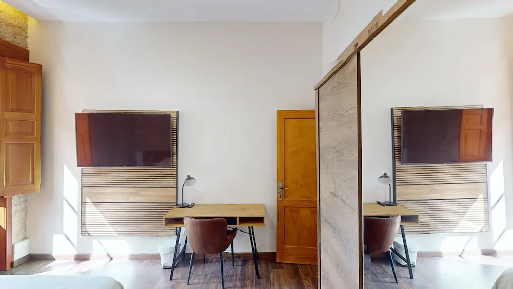 Triana Rooms EH