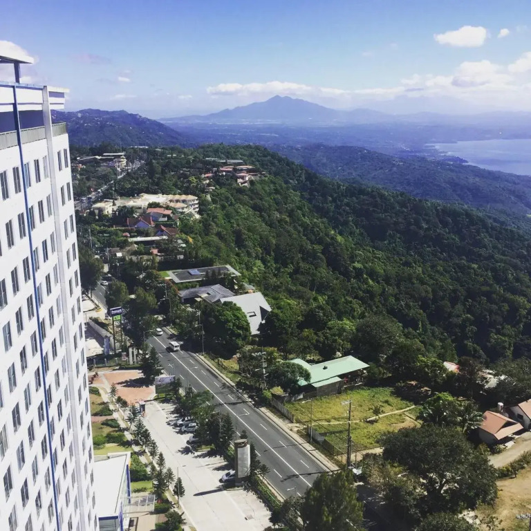 TAGAYTAY WIND CONDO, 4pax,3BEDS,FF,AC WIFI
