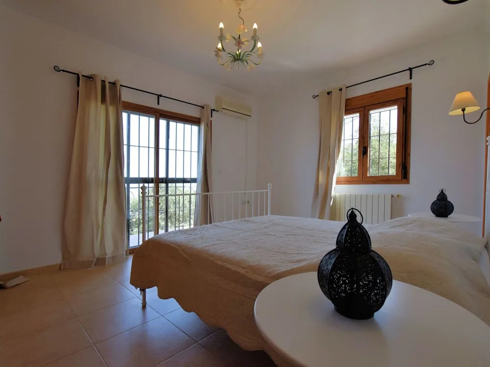 Spacious Villa With Private Pool and Stunning Views Near Iznájar