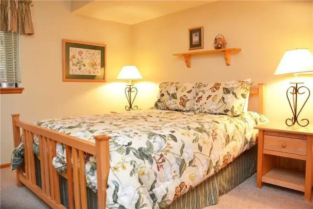 Village Point 202 by Great Western Lodging