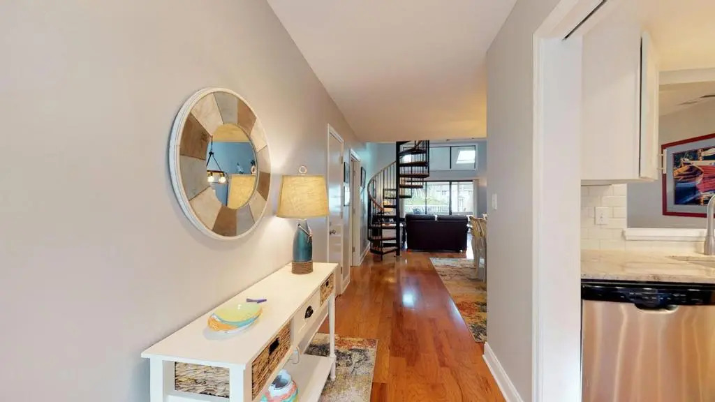 495 Captains Cove