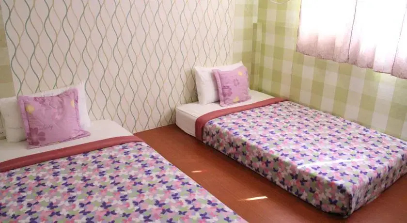 EZ Stay Hotel
