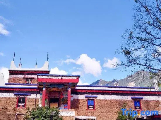 Danba Dongyuan Homestay