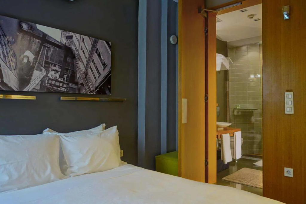 Candy Suite Home 