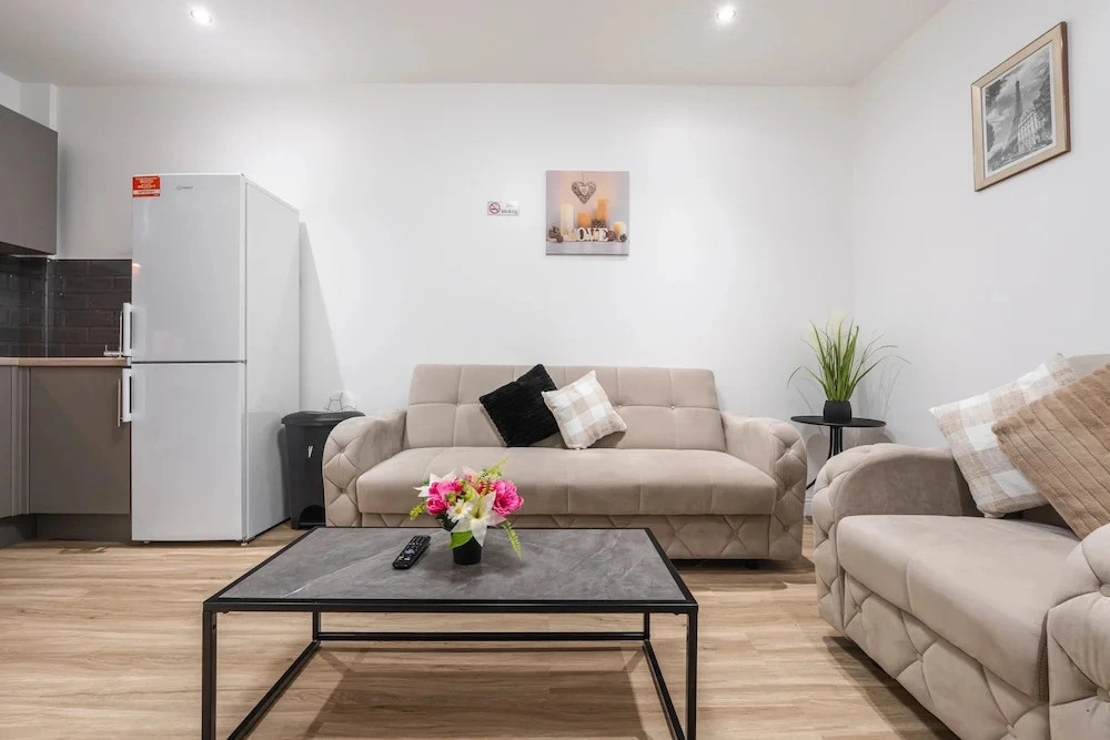 Great for Longer Stays W M Smart TV Parking