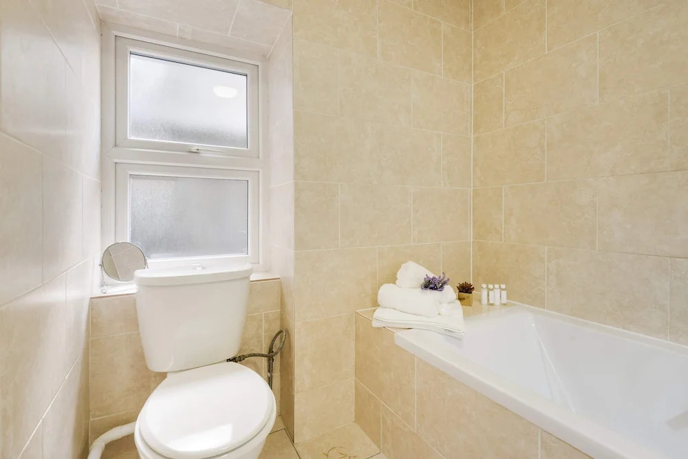 Modern Kensal Green Apartment