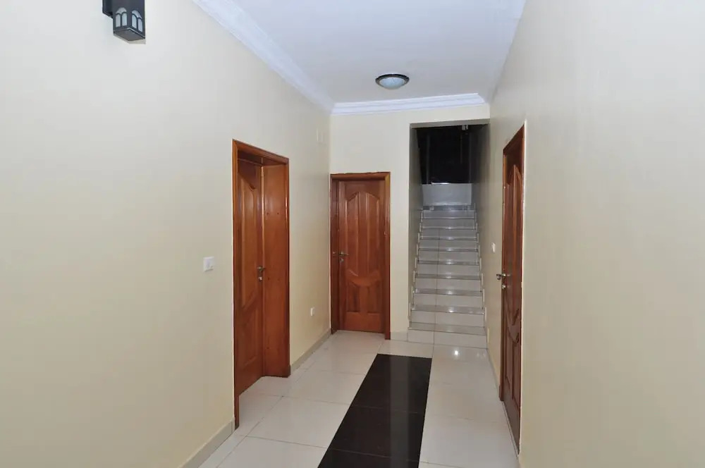 Rezider Apartment
