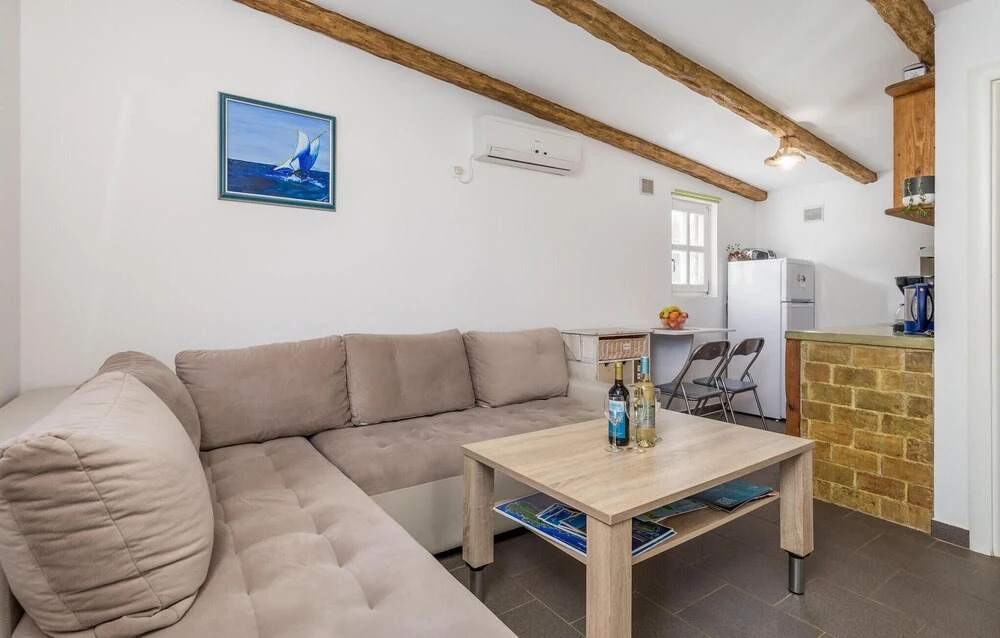 Nice Home in Sveti Jakov With Wifi and 2 Bedrooms