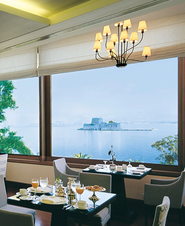 Amphitryon Hotel